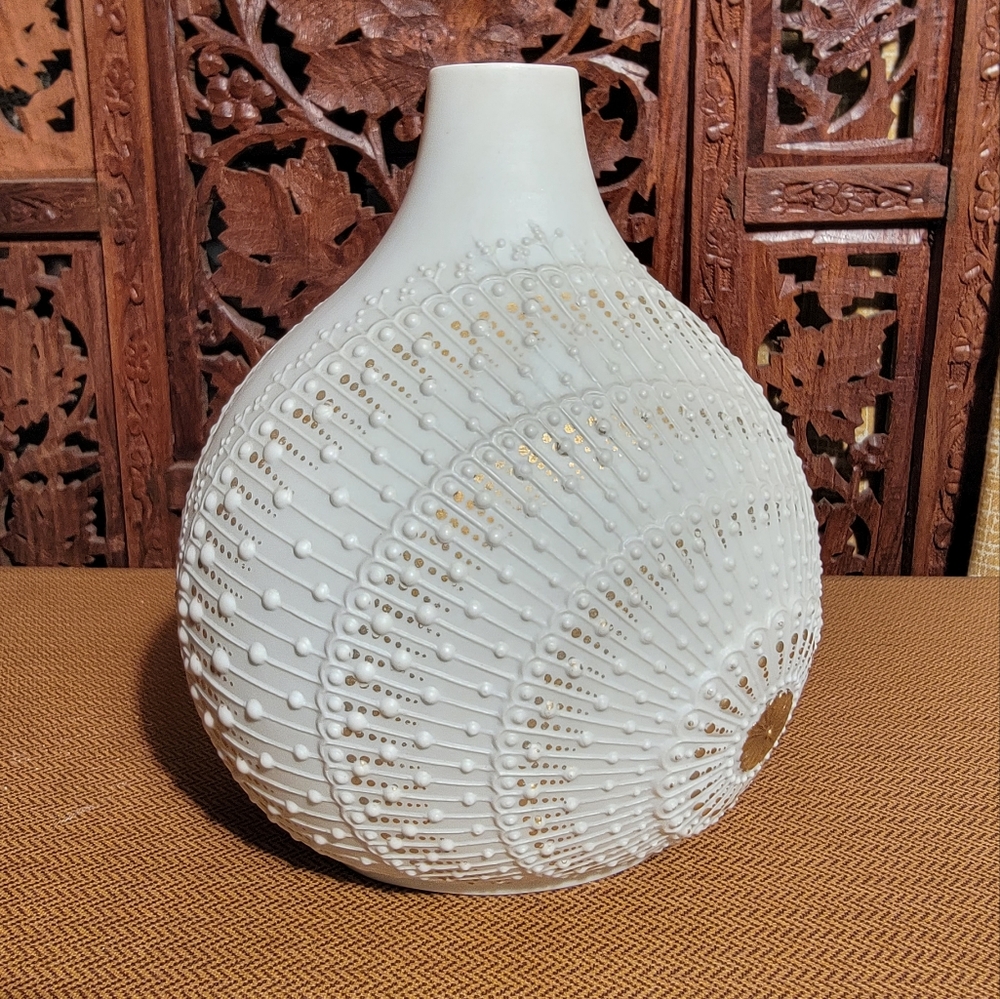 Michaela Frey for AK Kaiser Mid Century OP Art Bisque Vase with Gold Accents 604